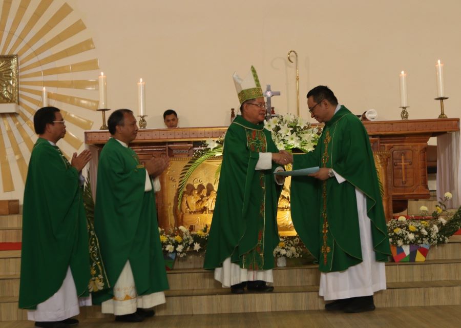Sampul: Trinitas Mahakudus Paslaten Tomohon Jadi Paroki ke 76 di Keuskupan Manado